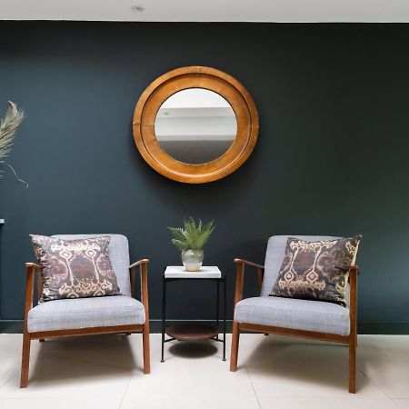 The Heart Of Shepherds Bush - Modern 2Bdr Apartment With Garden Лондон Экстерьер фото
