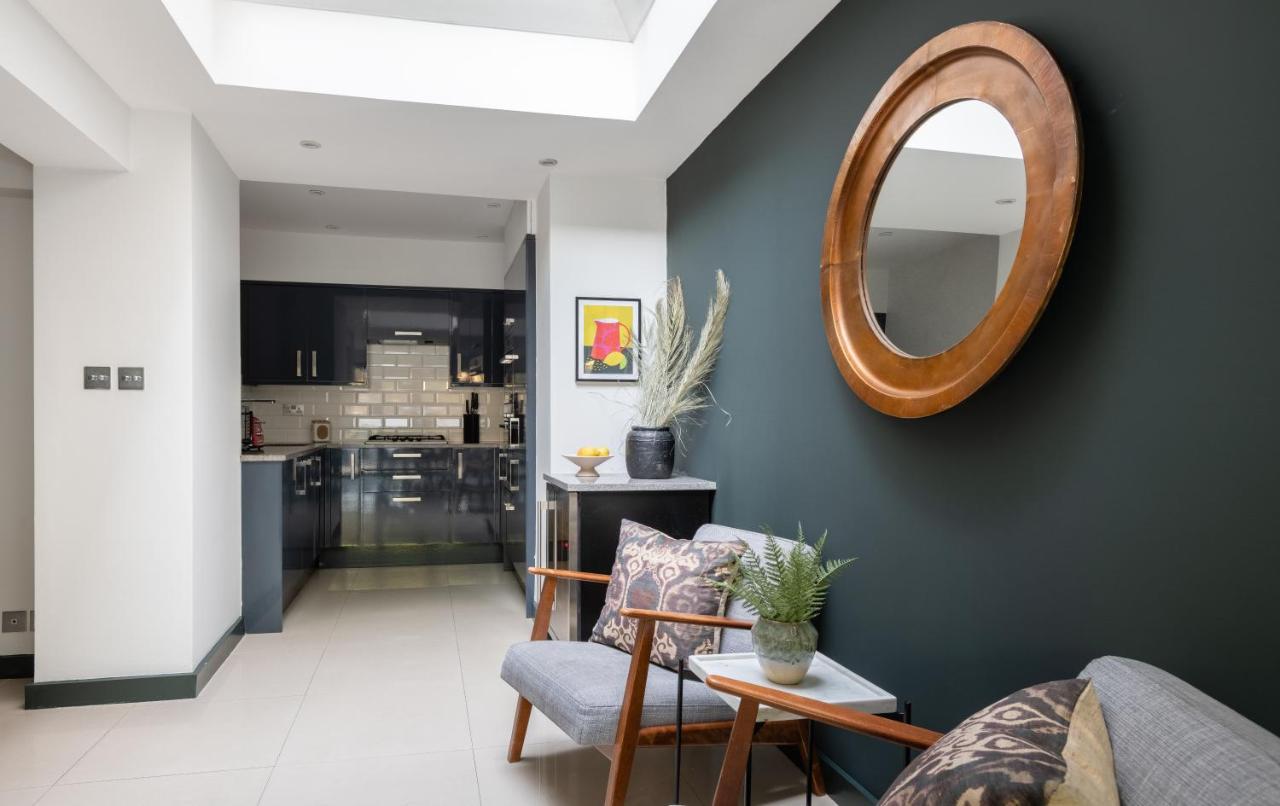 The Heart Of Shepherds Bush - Modern 2Bdr Apartment With Garden Лондон Экстерьер фото